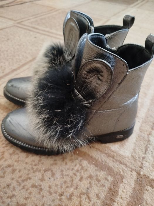 Взуття(ботинки)  на дівчинку