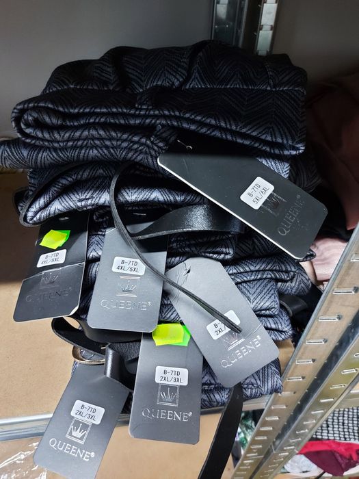 Wyprzedaż! Spodnie damskie treginsy z paskiem plus size 
30zl
Cieplejs