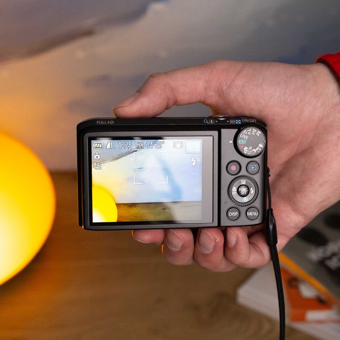 Canon PowerShot SX240 HS - Цифровий фотоапарат