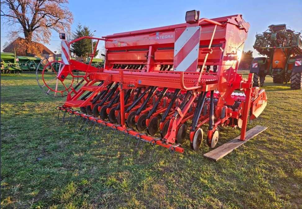Siewnik Agregat uprawowo siewny Kuhn Integra 2012 rok Zestaw Ad 303