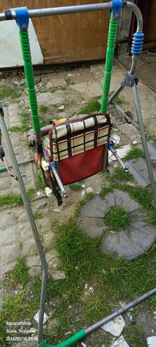 Качелька гойдалка для заколишування