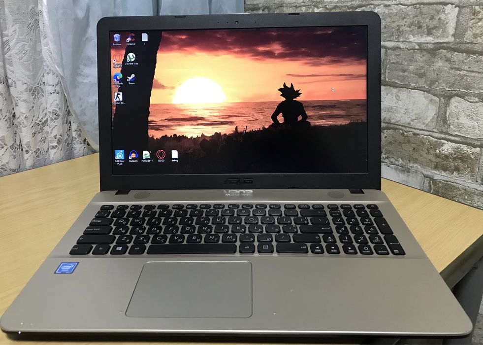 Ноутбук Asus X541, Intel, 4 GB RAM, 500 GB HDD.