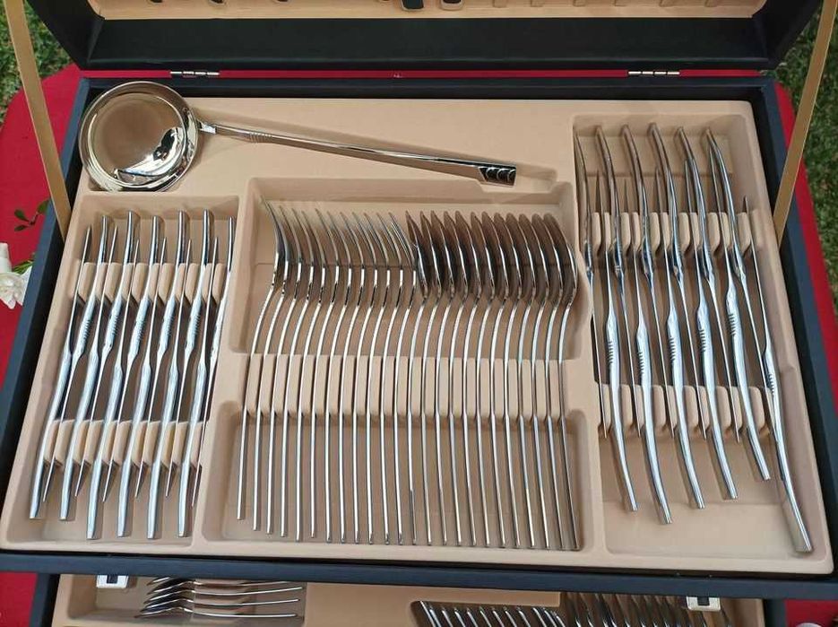 CRISTEMA ISTAMBUL-Faqueiro Inox 1 8/10-130 pçs com embalagem