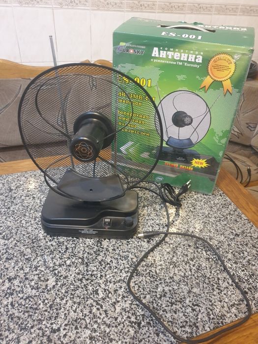Антена кімнатна T2 Eurosky ES-001 з підсилювачем