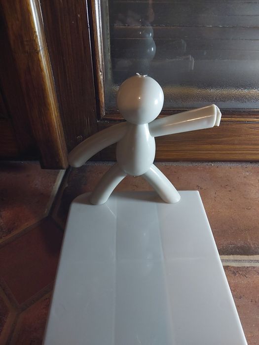 Поличка для ванної, дитячої кімнати, кухні