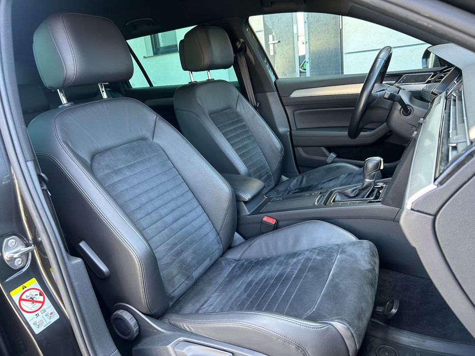 Volkswagen Passat R-Line* Virtual Cockpit* Alcantara* Tempomat ACC* Navi* GWARANCJA