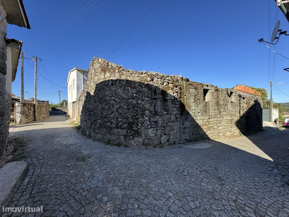 Moradia p/reconstrução – Vouzela