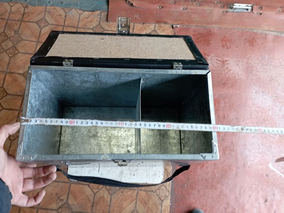 Металевий Рибацький ящик