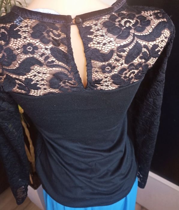 Bluza z  koronką