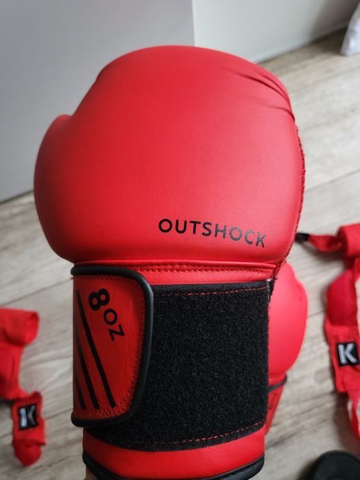 Rękawice bokserskie Outshock plus owijki