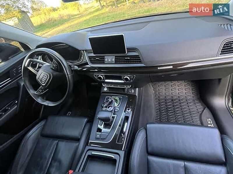 Audi Q5 2018.