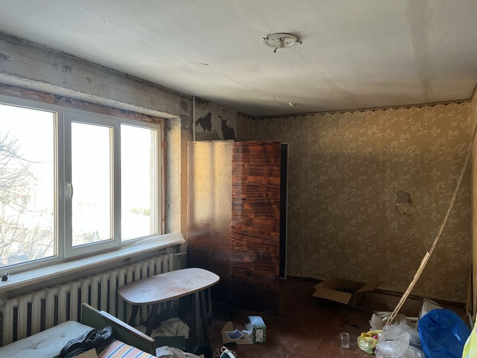 Продаж 2 кімн. Металургів 23, напроти Фокстроту.