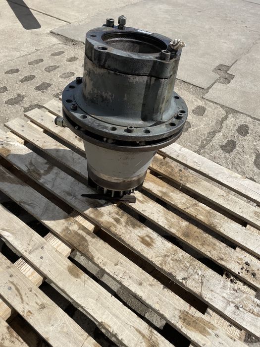 Reduktor obrotu sat 225/240 koparka liebherr a311