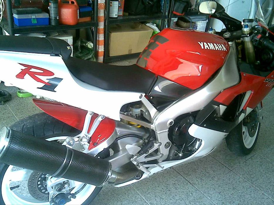 Carros motos barcos..polimento manutenção  proteção de pintura