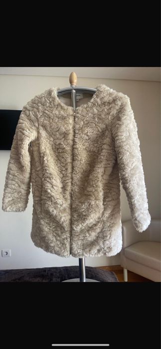 Casaco pêlo sintetico stradivarius quente/ confortável