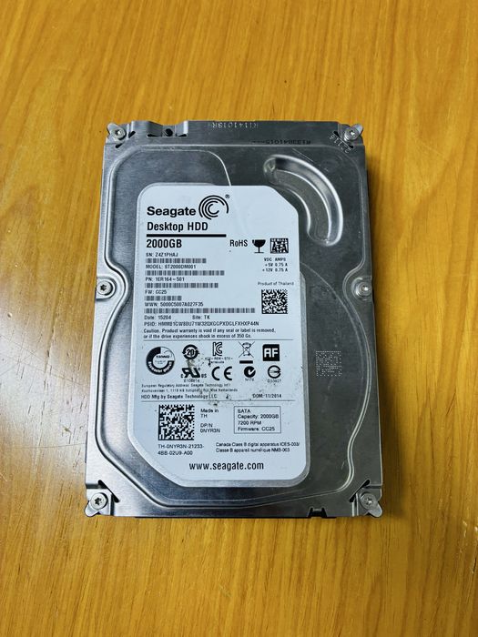 Discos SSD + HDD (vários)