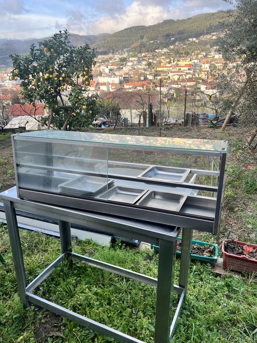 Vitrine / Expositor de Petiscos com Couvetes – Semi Novo