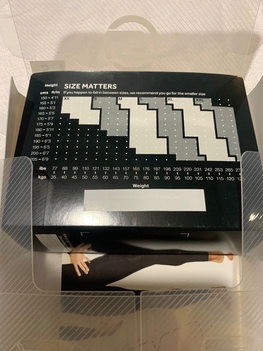 Calções SKINS novos