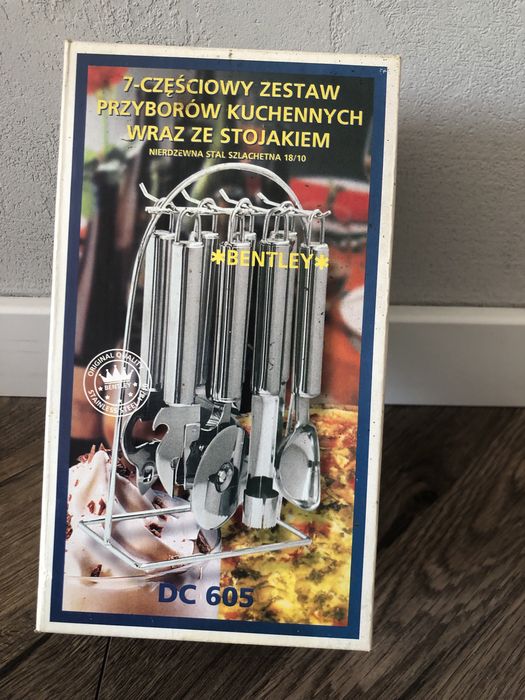 7-częściowy zestaw przyborów kuchennych na stojaku
