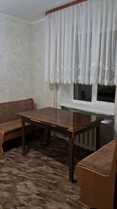 Продам велику чотирьохкімнатну квартиру в Теплодарі.