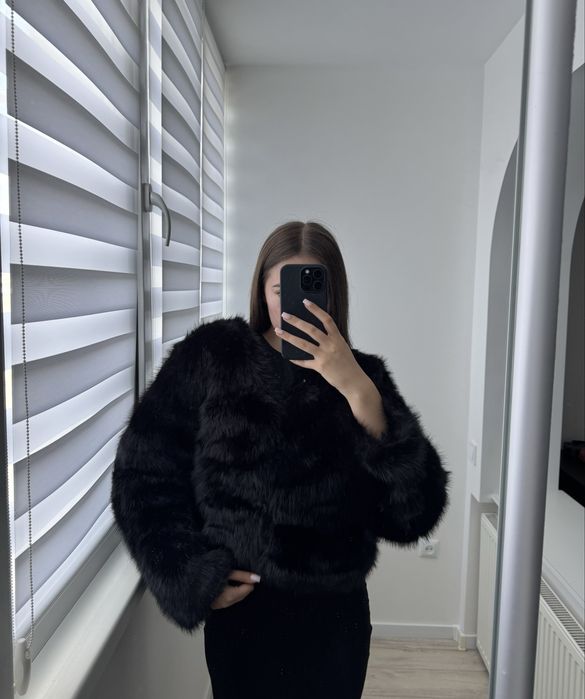 Коротка чорна шуба з еко хутра