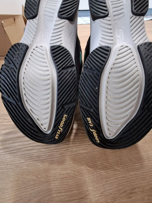 Черевички зимові skechkers