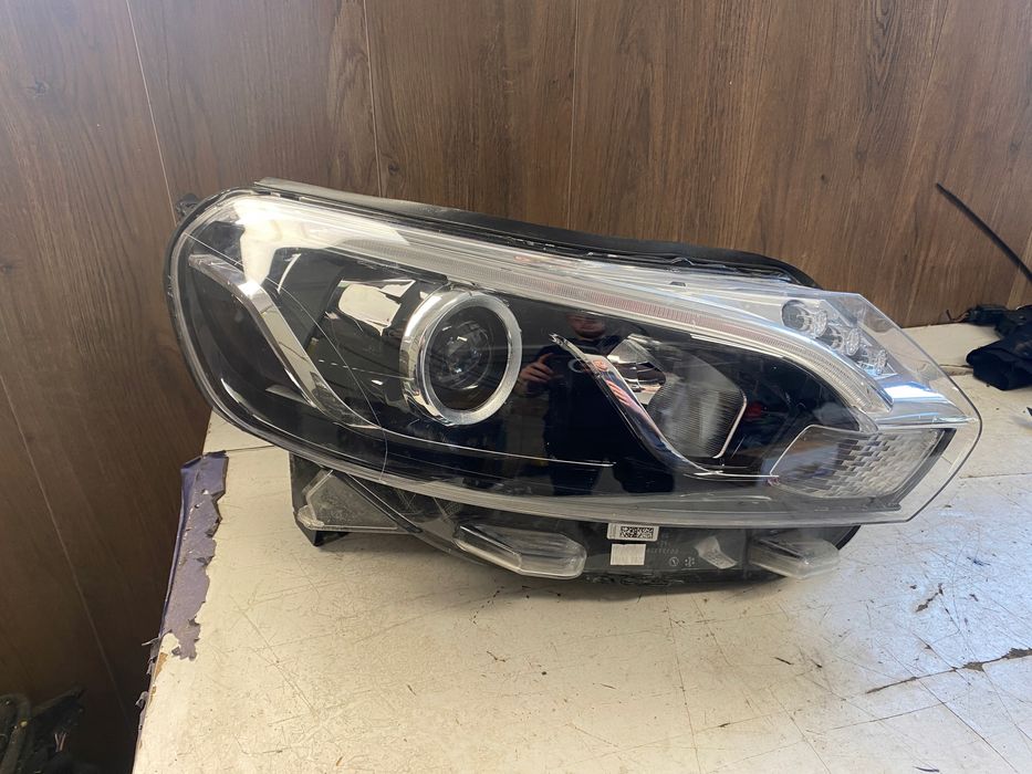 toyota proace ii lampa prawy przód xenon led