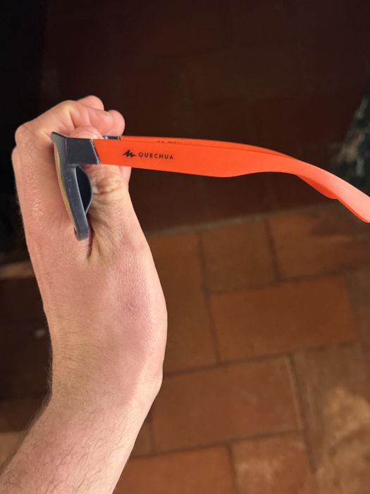 Oculos de sol laranja