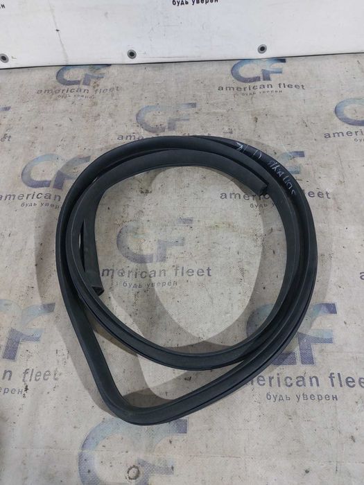 Hyundai Sonata 11-15 Hybrid Уплотнитель дверного проема перед / зад