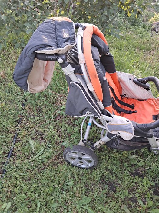Дитяча коляска віддам безкоштовно.