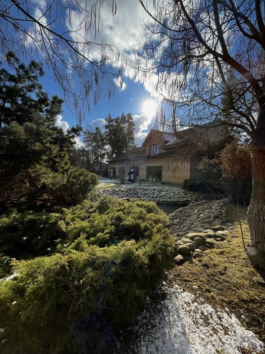 Продаж двох будинків Гуйва