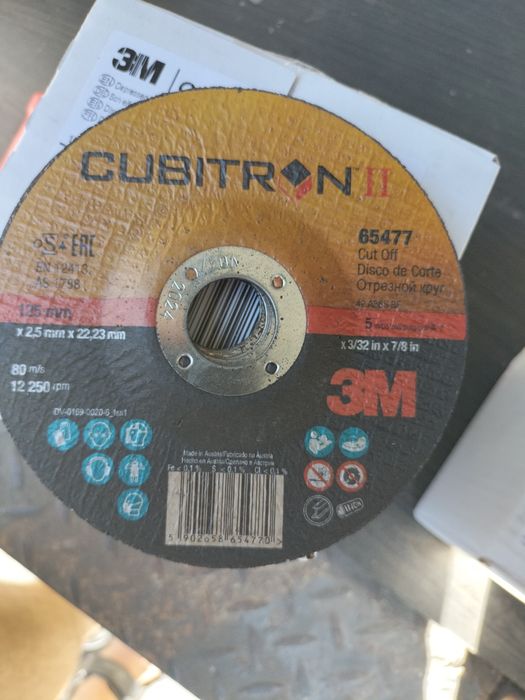 Круг отрезной по металлу 125х2,5 мм 3M™ Cubitron II™ T4, 65477