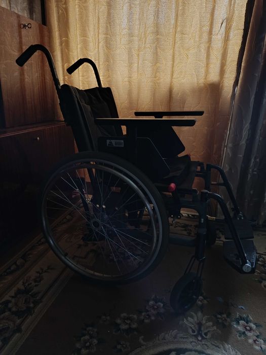 Инвалидное кресло