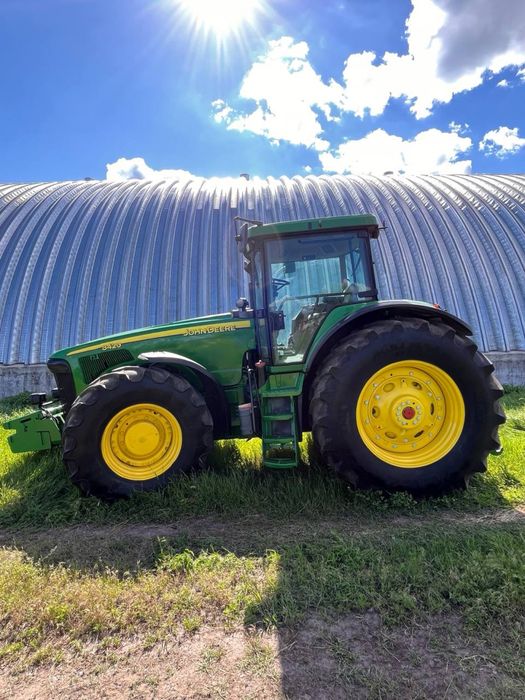 трактор John Deere 8420