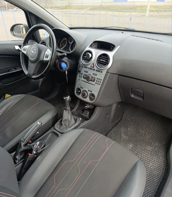 Opel Corsa 2012 • Газ/Бензин • Ідеальний стан