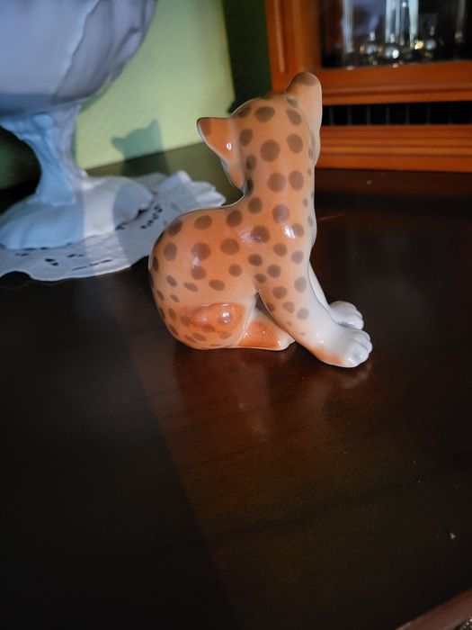 Figurka młodego ocelota