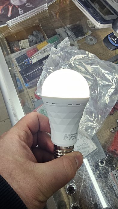 Лампа аккумуляторна 9 Вт