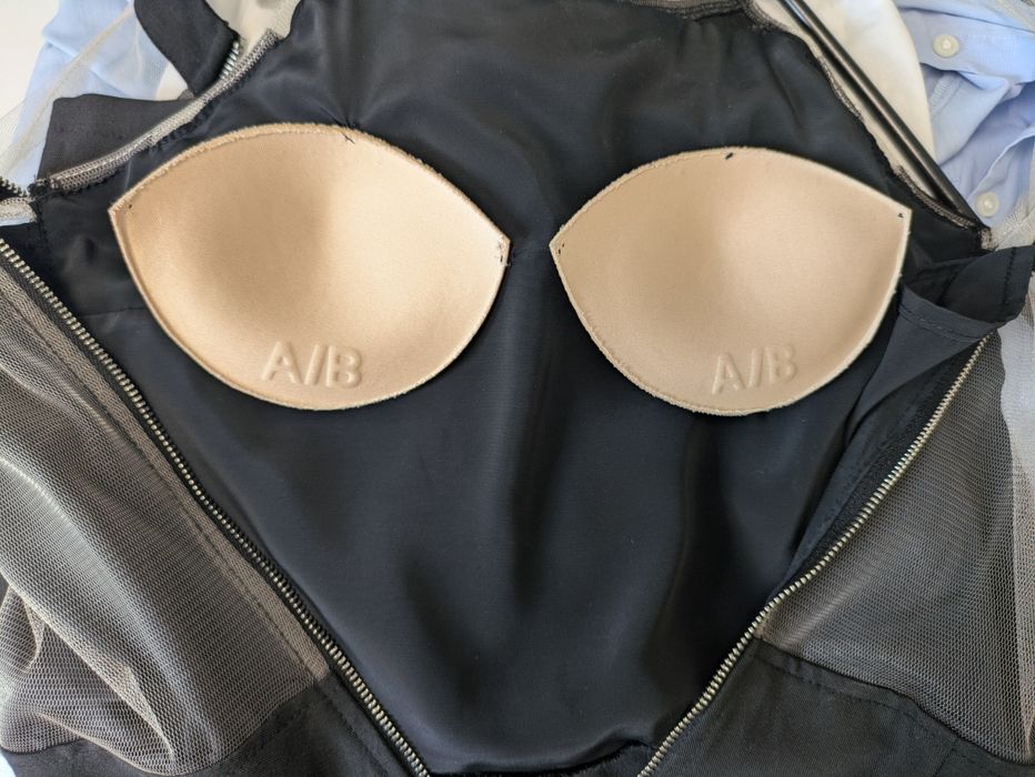 Kombinezon elegancki, dopasowany, z siateczką