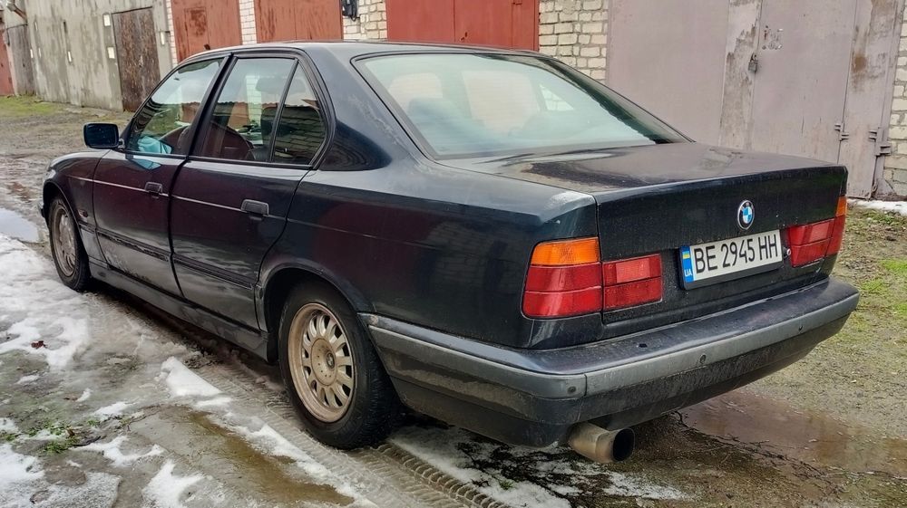 Продам BMW 5 E34