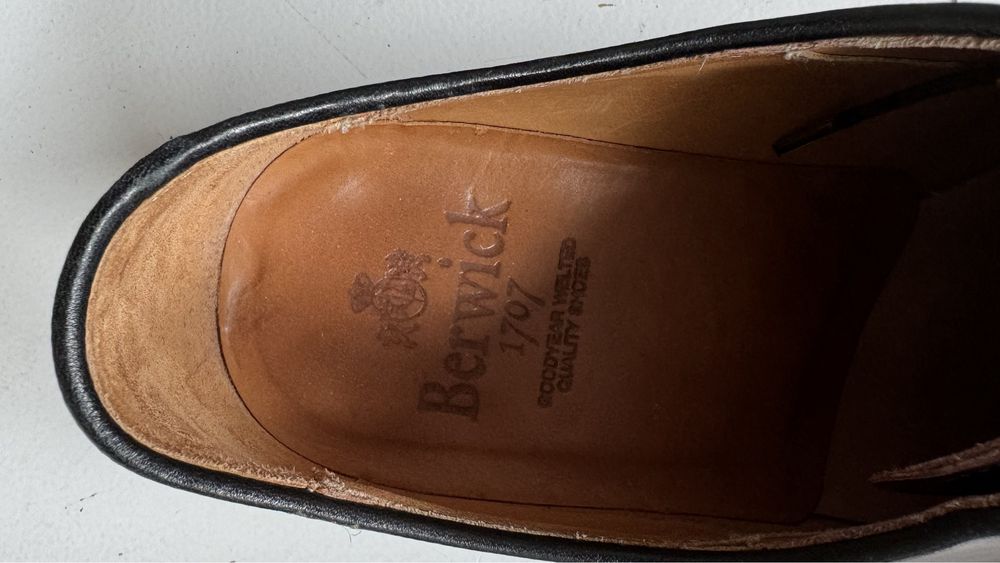Buty Berwick wiśniowe 7 1/2