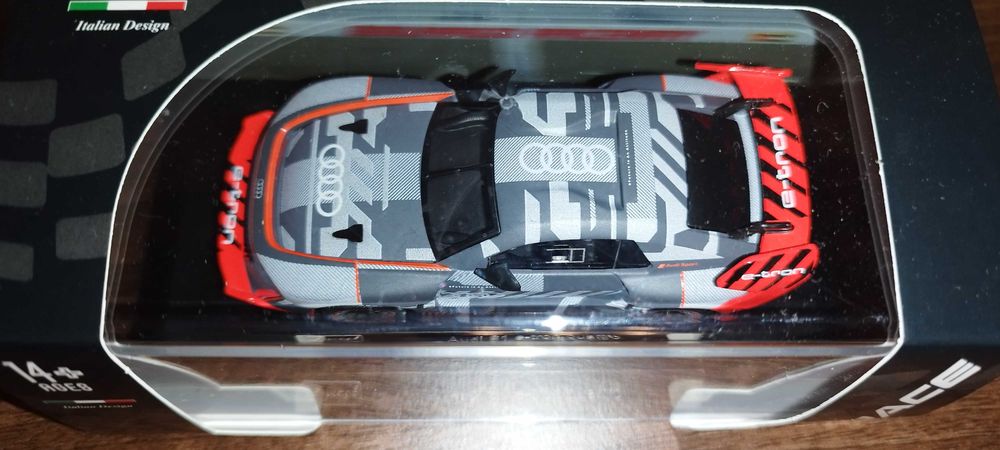 Bburago Race AUDI S1 E-TRON QUATTRO GREY, skala 1:43 Burago.