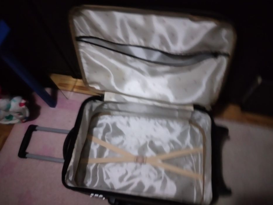 Mala de viagem tom cinza