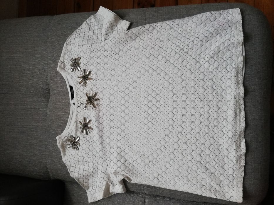 Bluzka F&f roz 42 XL biała koronka kamienie