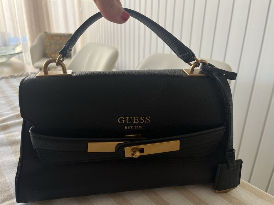 Mala de mao ou de ombro Guess