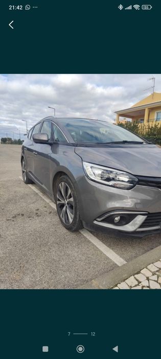 Renault grand Scenic.