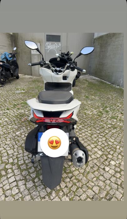 Vendo moto PCX 125 cilindradas