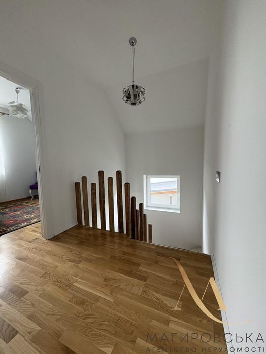 Продаж будинку з дизайнерським ремонтом, ділянкою 5 соток біля парку по вул.Скнилівська
