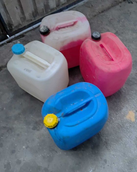 plastikowe bańki 30 l