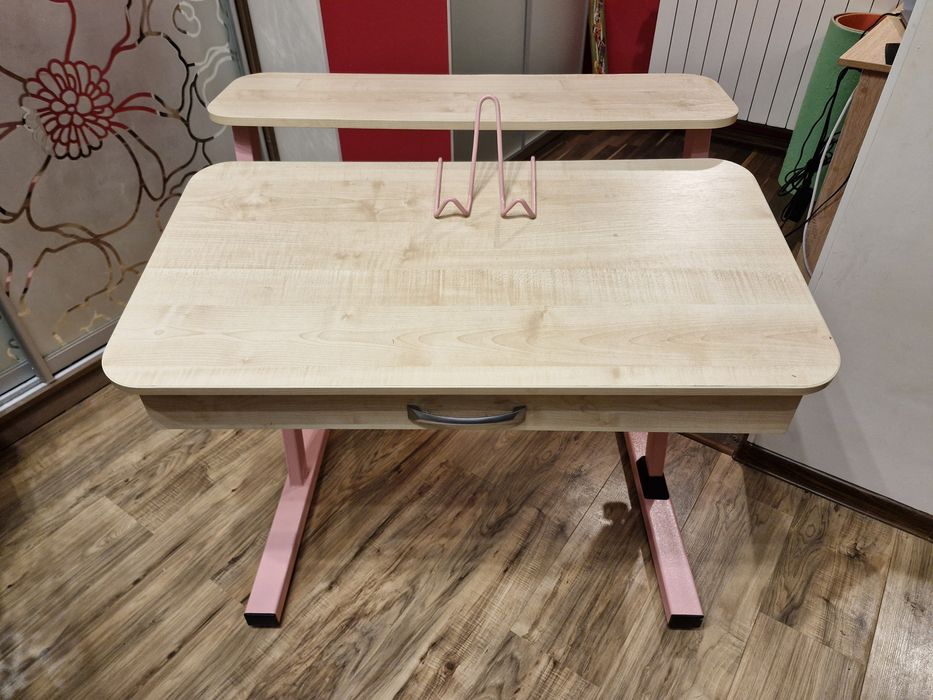 Дитяча парта та ортопедичний стілець
