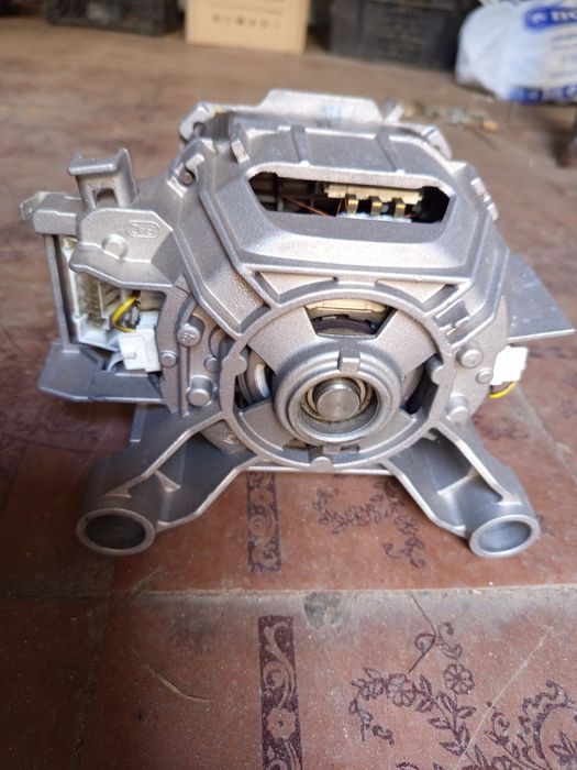 Мотор от стиральной машины SIEMENS 100IQ